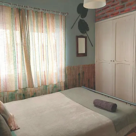 Privado Casal Com Wc Partilhado Em Moradia Perto Da Проживание в семье *