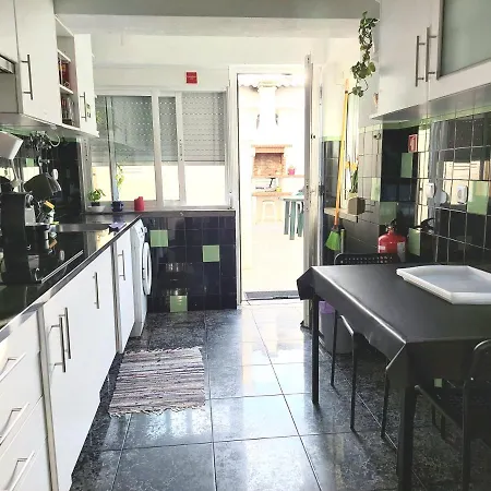 Privado Casal Com Wc Partilhado Em Moradia Perto Da Кошта-да-Капарика